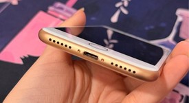 Good
													Apple iPhone 8 - Unlocked Non-US, Gold, 64 GB, A1906, photo 4 of 6