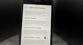 Good
													Apple iPhone SE 3rd Gen 2022 - Unlocked, Midnight, 64 GB, A2595, photo 3 of 11