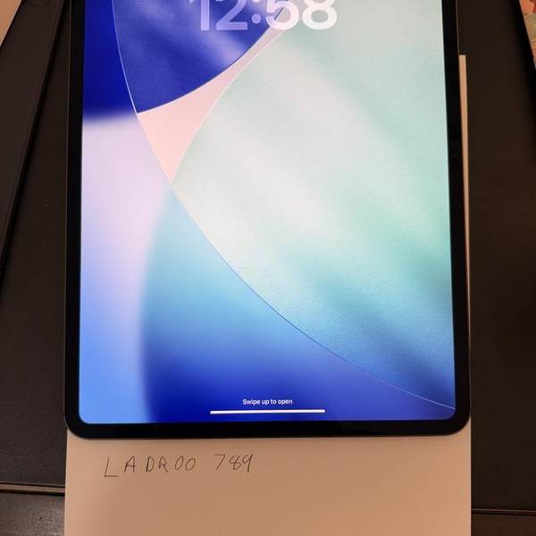 Apple iPad Pro 13 inch (M5) 2025 - Unlocked, 512 GB, Space Black, Apple M5 9-Core, A3361, Standard Glass
