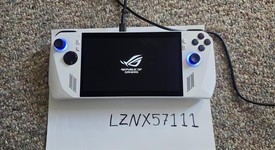 Good
													Asus ROG Ally 7" - Z1, White, 512 GB, 16 GB, Ryzen Z1, photo 4 of 5