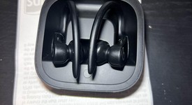 Used
													Beats Powerbeats Pro - Black, photo 1 of 4
