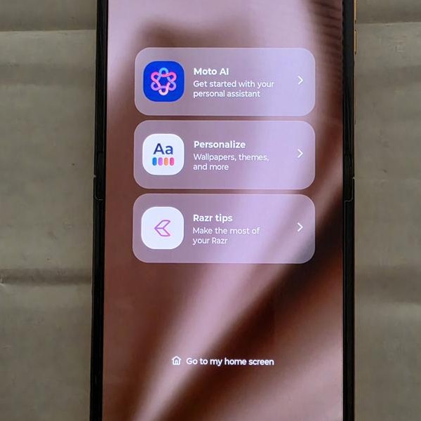 Motorola Razr Plus (2025) - Unlocked, 256 GB, PANTONE Mocha Mousse, 12 GB
