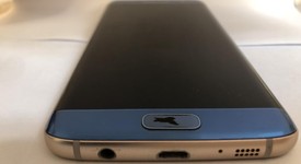Good
													Samsung Galaxy S7 Edge - Verizon, Blue, 32 GB, SM-G935V, photo 4 of 8