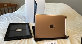 Good
													Apple iPad 6th Gen - Unlocked, Gold, 128 GB, A1954, photo 3 of 4