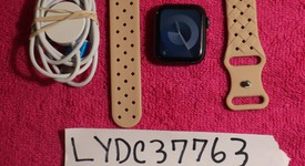 Good
													Apple Watch SE 1st Gen 40mm - Unlocked, Gray, A2353 - Cellular, Aluminum, photo 3 of 8