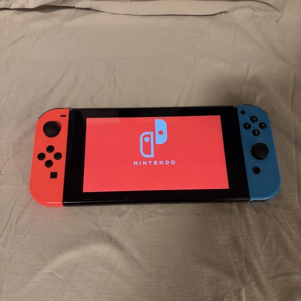 Nintendo Switch - 32 GB, Red & Blue