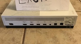 Fair
													Xbox One S (2016) - White, 1 TB, photo 3 of 4
