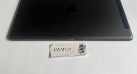 Mint
													Apple iPad 9th Gen - Unlocked, Gray, 64 GB, A2603, photo 2 of 7