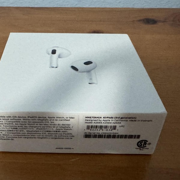 Apple AirPods (3rd Gen) - MagSafe Case