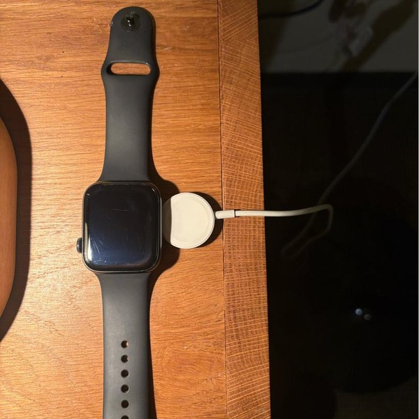Apple Watch SE 2nd Gen 40mm - Midnight, A2722 - GPS, Aluminum