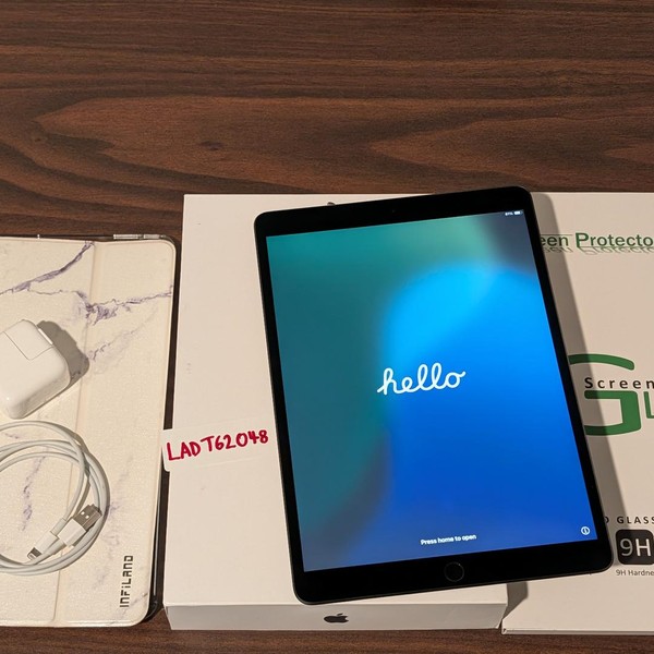 Apple iPad Air 3rd Gen - Wi-Fi, 64 GB, Gray