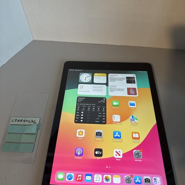 Apple iPad 6th Gen - Wi-Fi, 32 GB, Gray, A1893