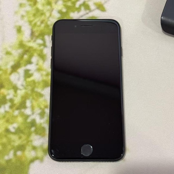 Apple iPhone SE 2nd Gen 2020 - Unlocked, 64 GB, Black, A2275