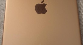 Mint
													Apple iPad 6th Gen - Wi-Fi, Gold, 32 GB, A1893, photo 2 of 7