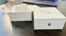 Used
													Apple AirPods Pro 2 - Lightning, photo 2 of 9