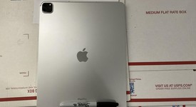 Mint
													Apple iPad Pro 12.9" 6th Gen 2022 - Unlocked, Silver, 256 GB, photo 2 of 17