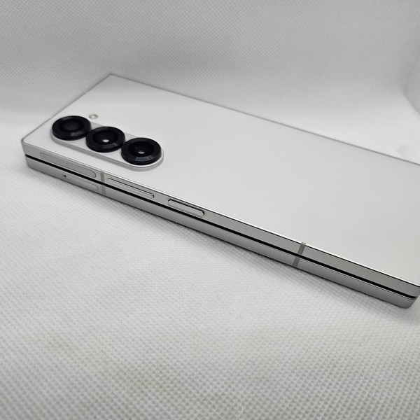 Samsung Galaxy Z Fold6 - Unlocked, 256 GB, White, 12 GB, SM-F956U1