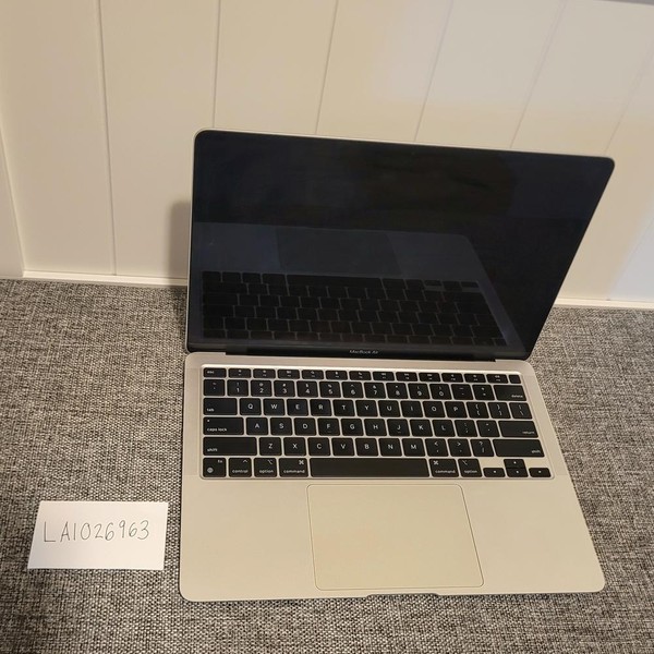 MacBook Air 2020 - 13 inch - 256 GB, Silver, 8 GB, Apple M1