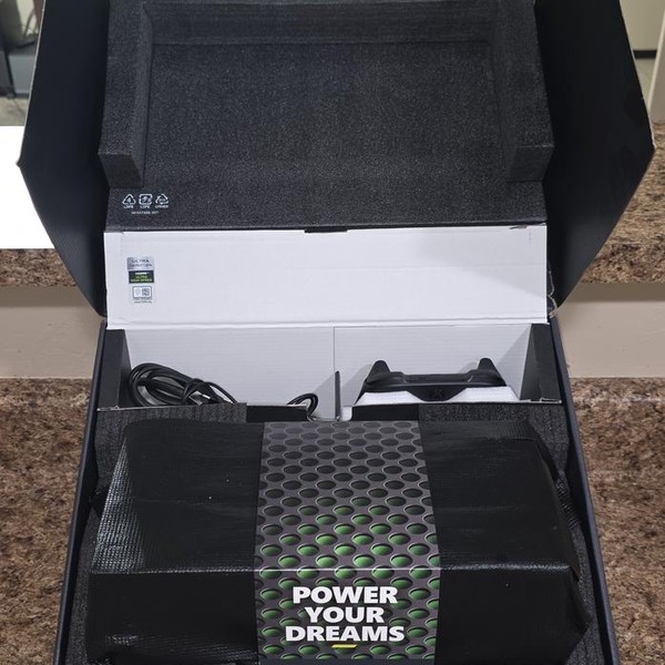 Xbox Series X (2020) - 1 TB, Black, standard