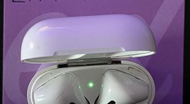 Used
													Apple AirPods 2nd Gen - Lightning Case, photo 1 of 7