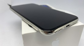 Good
													Apple iPhone X - Unlocked, Silver, 64 GB, A1865, photo 4 of 8