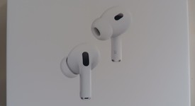 New
													Apple AirPods Pro 2 - Lightning, photo 1 of 4