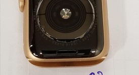 Good
													Apple Watch Series 4 40mm - T-Mobile, Gold, A1975 - Cellular, Aluminum, photo 4 of 4