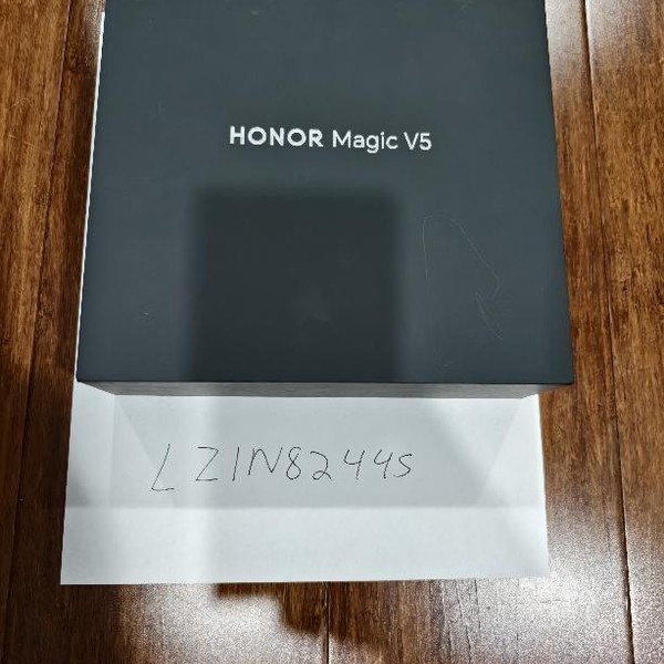 Honor Magic V5 - Unlocked Non-US, White, 512 GB, 16 GB