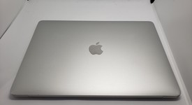 Good
													MacBook Pro 2017 (No Touch Bar) - 13" - I5, Silver, 512 GB, 8 GB, photo 3 of 23