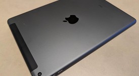 Good
													Apple iPad 7th Gen - Verizon, Gray, 32 GB, A2200, photo 4 of 5