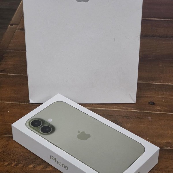 Apple iPhone 17 - Unlocked, 256 GB, Sage, A3258