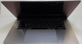 Good
													MacBook Pro 2019 - 15" - I9, Gray, 1 TB, 32 GB, photo 1 of 4