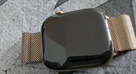 Mint
													Apple Watch Series 10 46mm - Unlocked, Gold, A3003 - Cellular, Titanium, photo 3 of 7