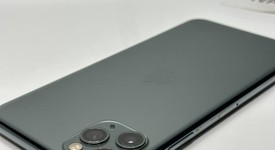 Good
													Apple iPhone 11 Pro Max - Unlocked, Green, 64 GB, A2161, photo 3 of 7