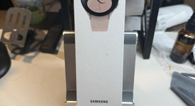 New
													Samsung Galaxy Watch4 - Unlocked, Gold, 40mm, photo 5 of 5