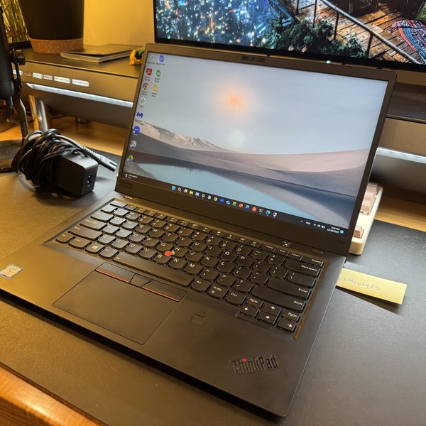 Lenovo ThinkPad X1 Carbon (6th Gen) - 500 GB, Black, 16 GB, Intel Core i7