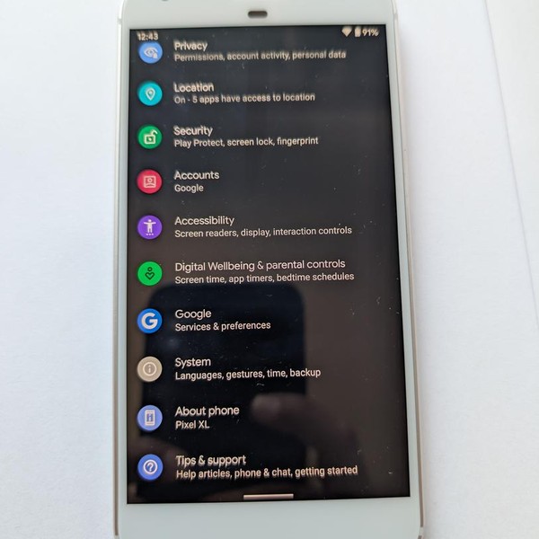 Google Pixel XL - Unlocked, 32 GB, Silver, 4 GB, Google Edition