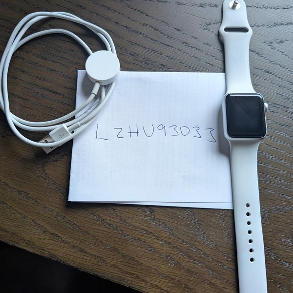 Apple Watch Series 3 38mm - Silver, A1858, Aluminum - GPS
