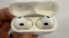 Used
													Apple AirPods Pro 2nd Gen - Lightning, photo 4 of 10