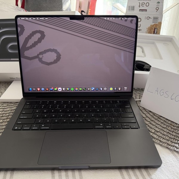 MacBook Pro 2026 - 14 inch (M5) - 1 TB, Space Black, 16 GB, Apple M5, Standard Display