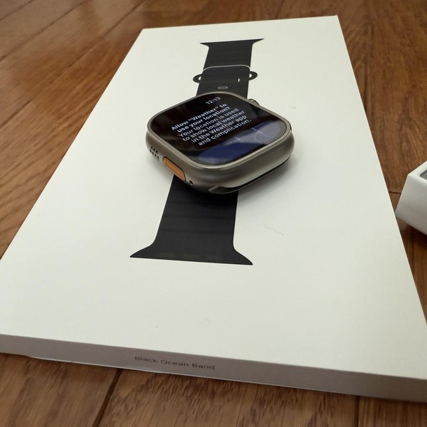 Apple Watch Ultra 49mm - Unlocked, Titanium, A2622