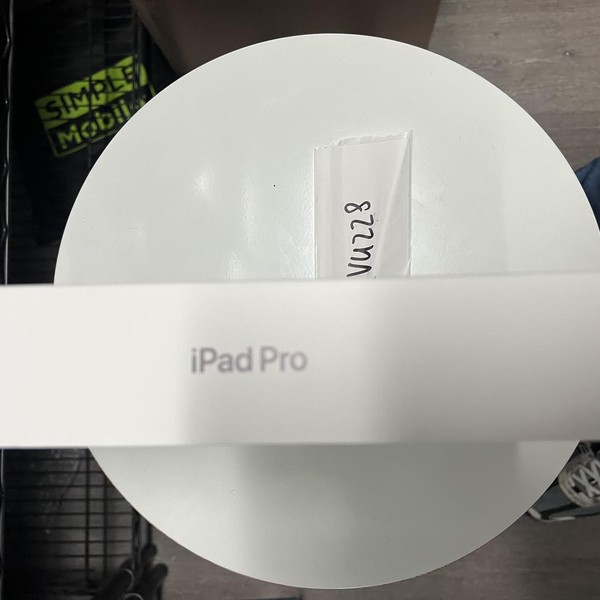 Apple iPad Pro 11 inch (M5) 2025 - Unlocked, 256 GB, Space Black, Apple M5 9-Core, A3358, Standard Glass