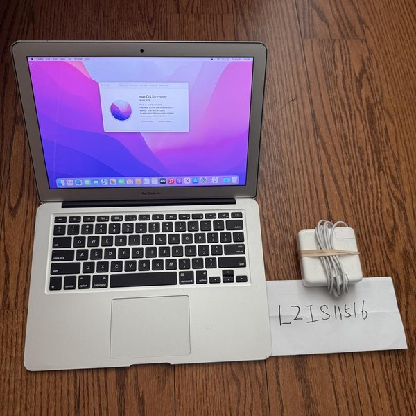 MacBook Air 2017 - 13 inch - 256 GB, Silver, 8 GB, Intel Core i7