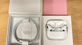 Used
													Apple AirPods 3rd Gen - MagSafe Case, photo 1 of 4