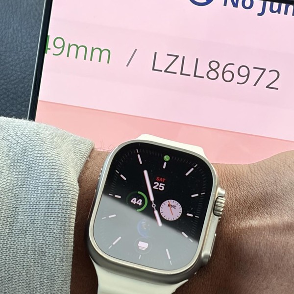 Apple Watch Ultra 49mm - Unlocked, Titanium, A2622