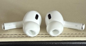 Used
													Apple AirPods Pro 2nd Gen - USB-C, photo 3 of 9