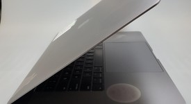 Fair
													MacBook Pro 2017 (With Touch Bar) - 15" - I7, Gray, 512 GB, 16 GB, photo 2 of 4