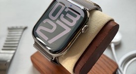 Mint
													Apple Watch Series 10 46mm - Unlocked, Natural, A3003 - Cellular, Titanium, photo 2 of 9