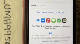 Good
													Apple iPhone Xr - Verizon, Red, 64 GB, A1984, photo 3 of 13