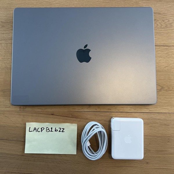 MacBook Pro 2021 - 16 inch - 512 GB, Silver, 32 GB, Apple M1 Pro 10-core